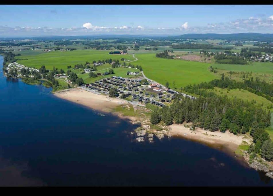 Attraktiv & Smart Funkishytte Pa Nes Strandhager. Årnes 外观 照片