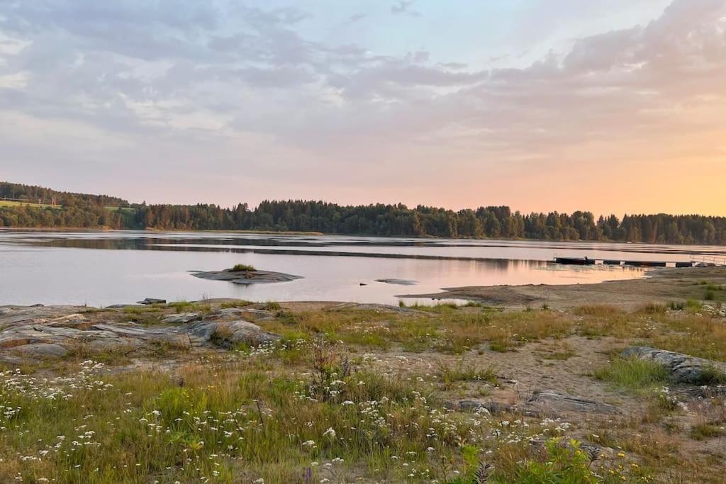 Attraktiv & Smart Funkishytte Pa Nes Strandhager. Årnes 外观 照片